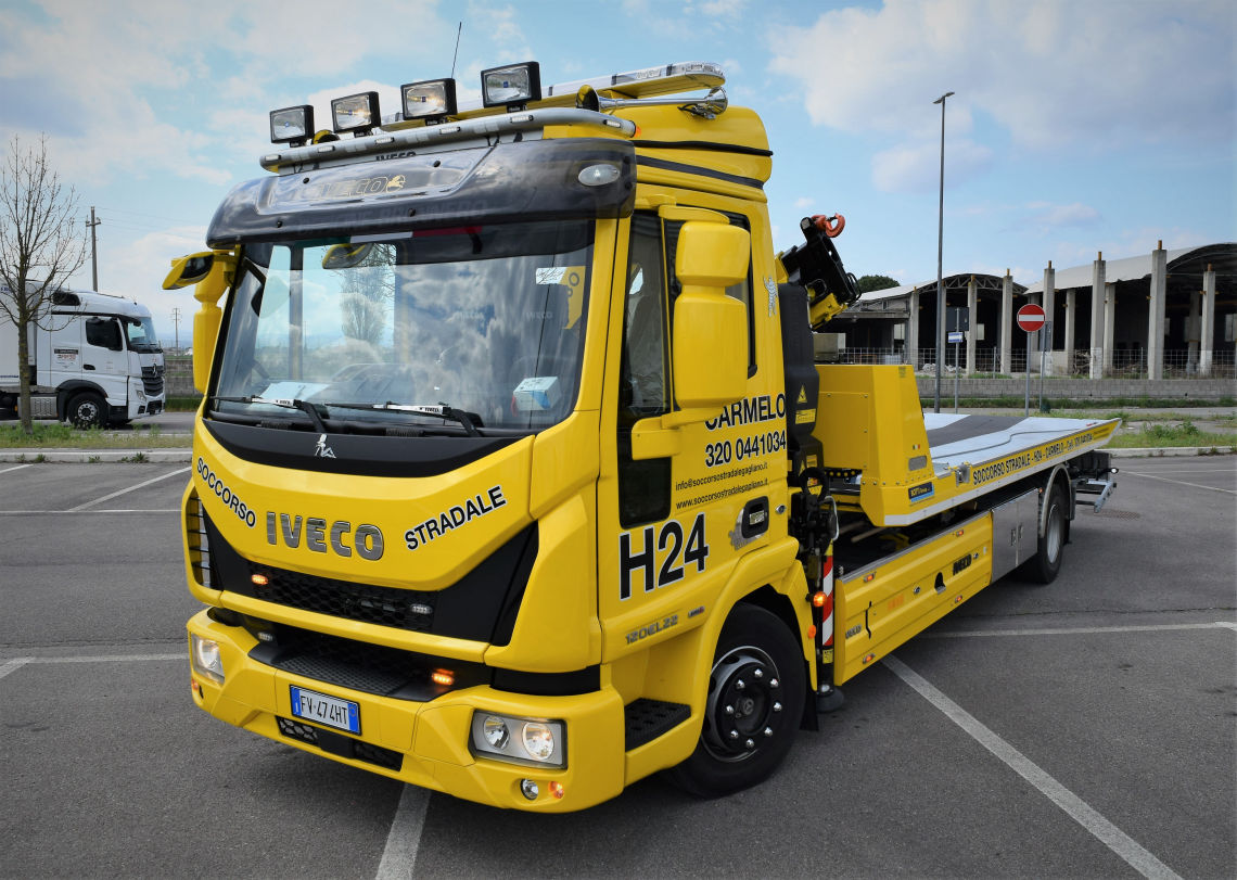 SOCCORSO STRADALE A CESENATICO SOCCORSO STRADALE Di Carmelo Gagliano Via Cesenatico103 Cesenatico 47042  P.Iva 04414150401 Tel. +39 3200441034  Mail.info@soccorsostradalegagliano.it 